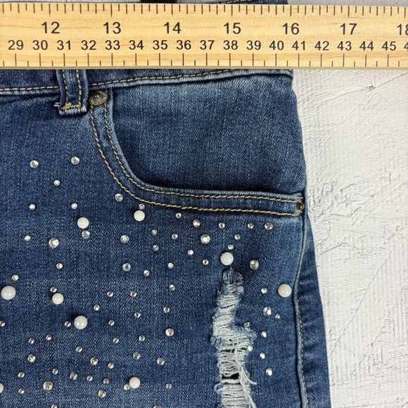 Maurice’s Denim Blue Women's Shorts with Pearl Accents Stretchy Mid Rise Sz 10 - Picture 6 of 9